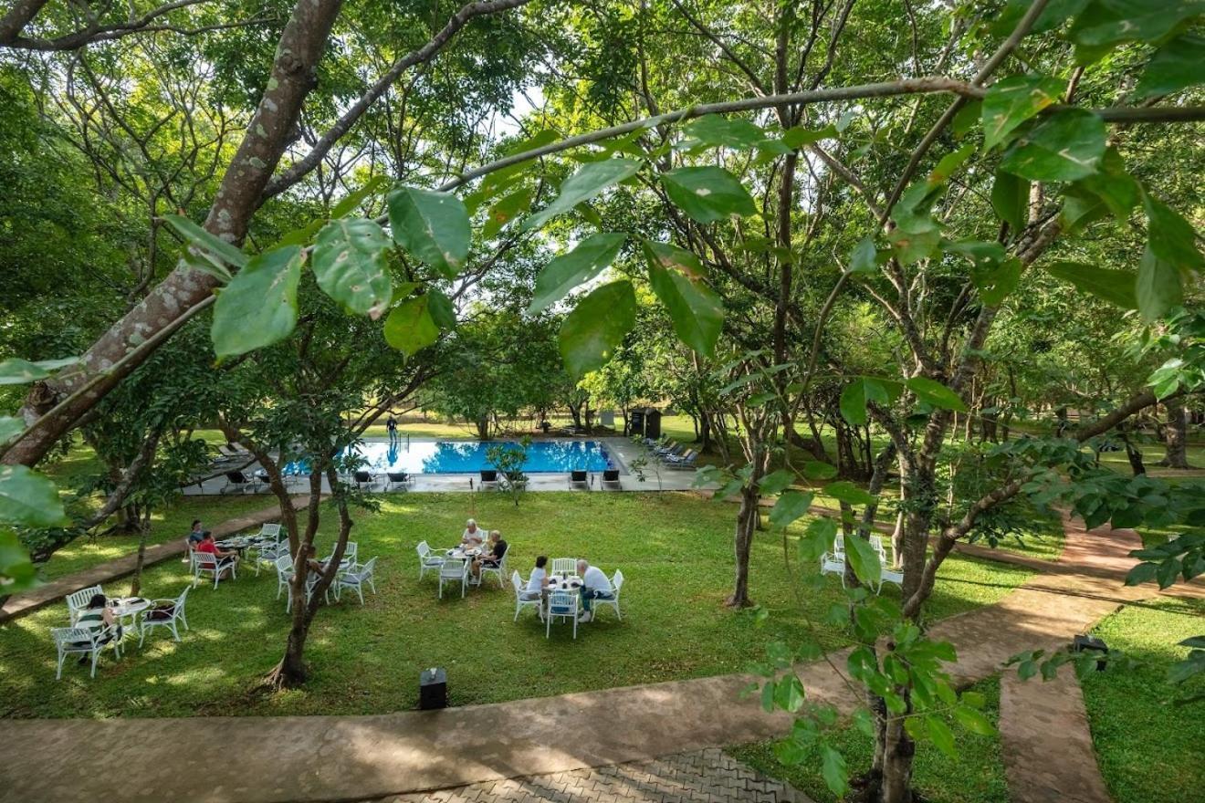 Kassapa Lions Rock Hotel Sigiriya Exterior foto