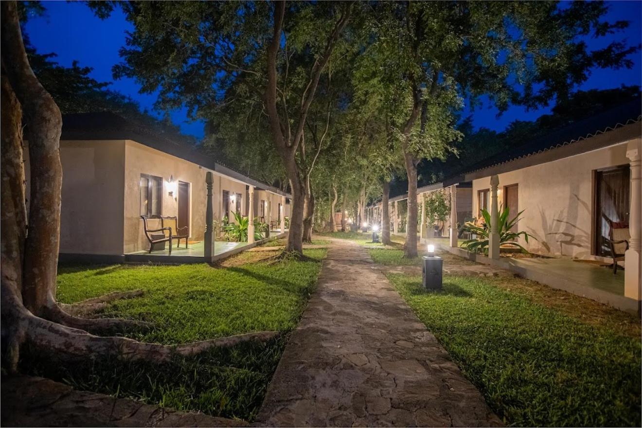 Kassapa Lions Rock Hotel Sigiriya Exterior foto