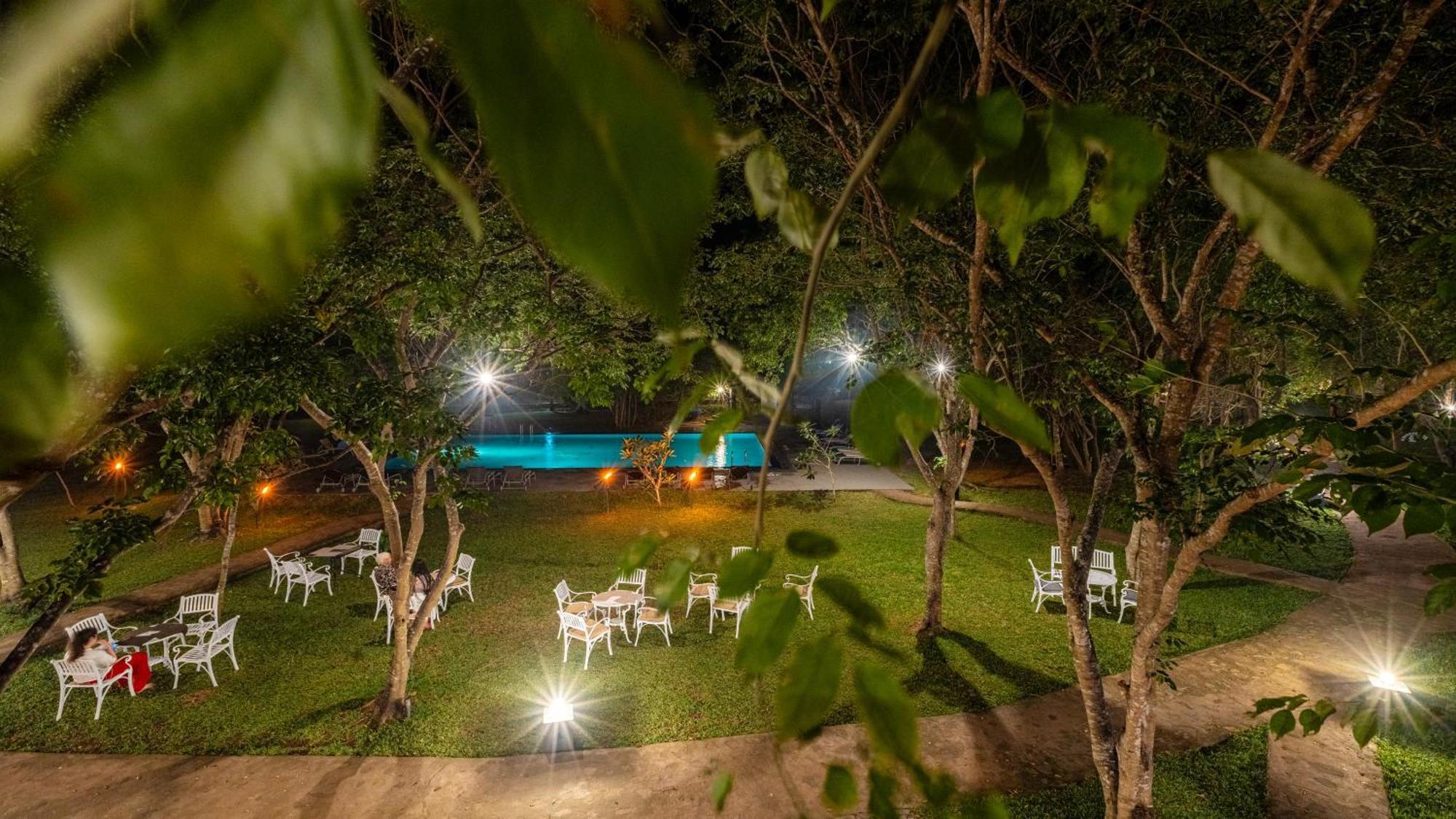 Kassapa Lions Rock Hotel Sigiriya Exterior foto