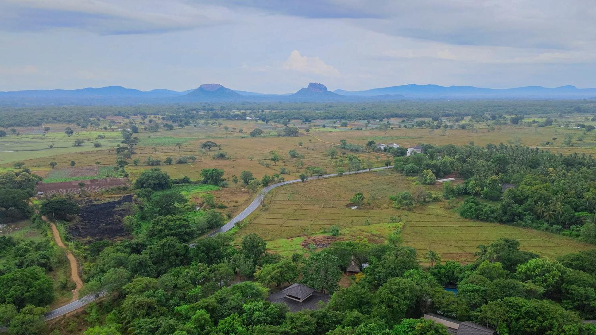 Kassapa Lions Rock Hotel Sigiriya Exterior foto
